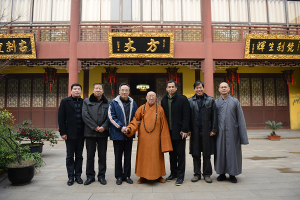 江苏省佛教协会名誉会长,常州市佛教协会会长,天宁寺方丈松纯大和尚